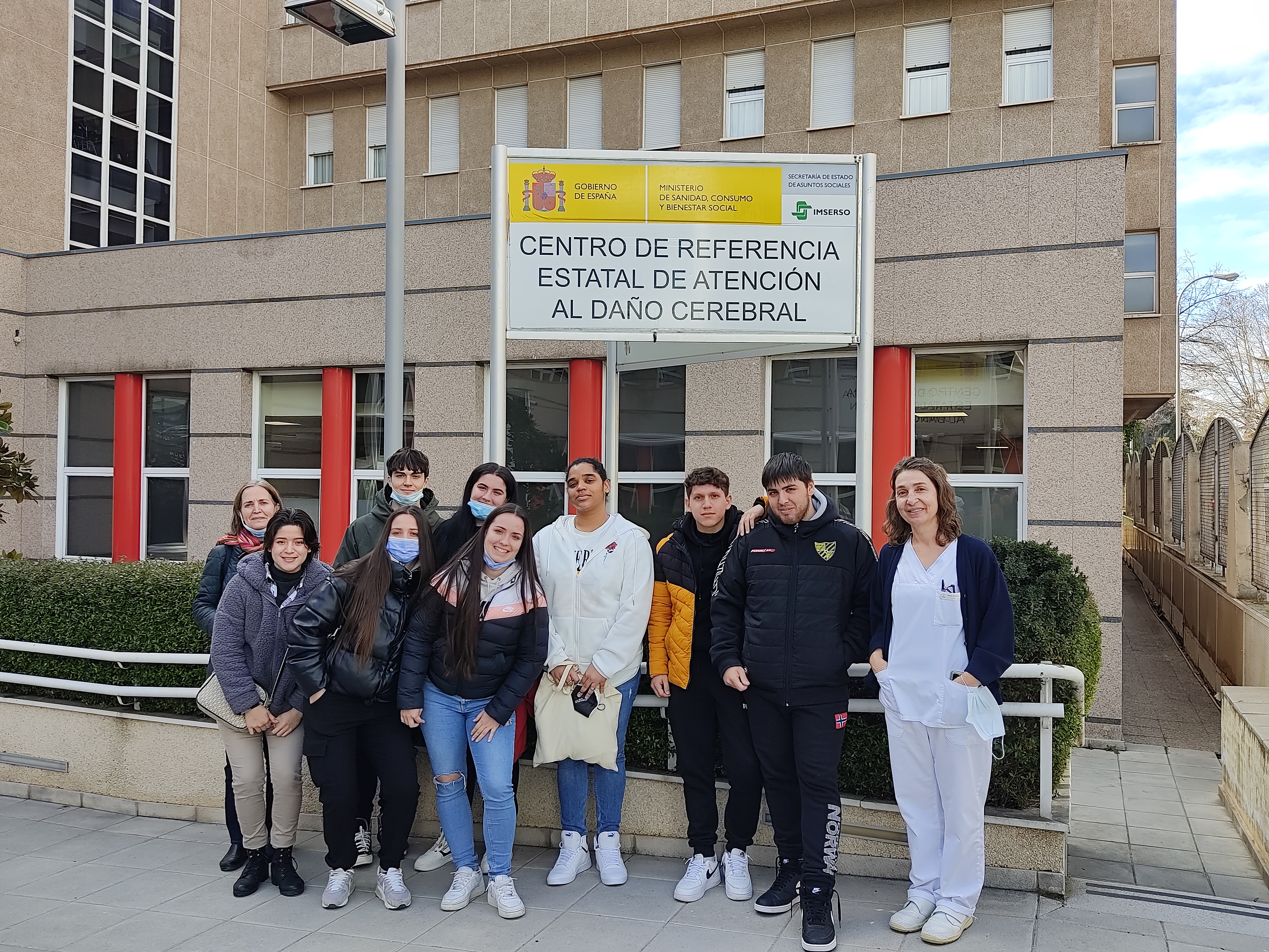 Estudiantes del Instituto Leonardo da Vinci visitando el Ceadac