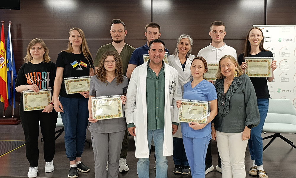 Entrega de diplomas formativos a los profesionales de Ucrania.